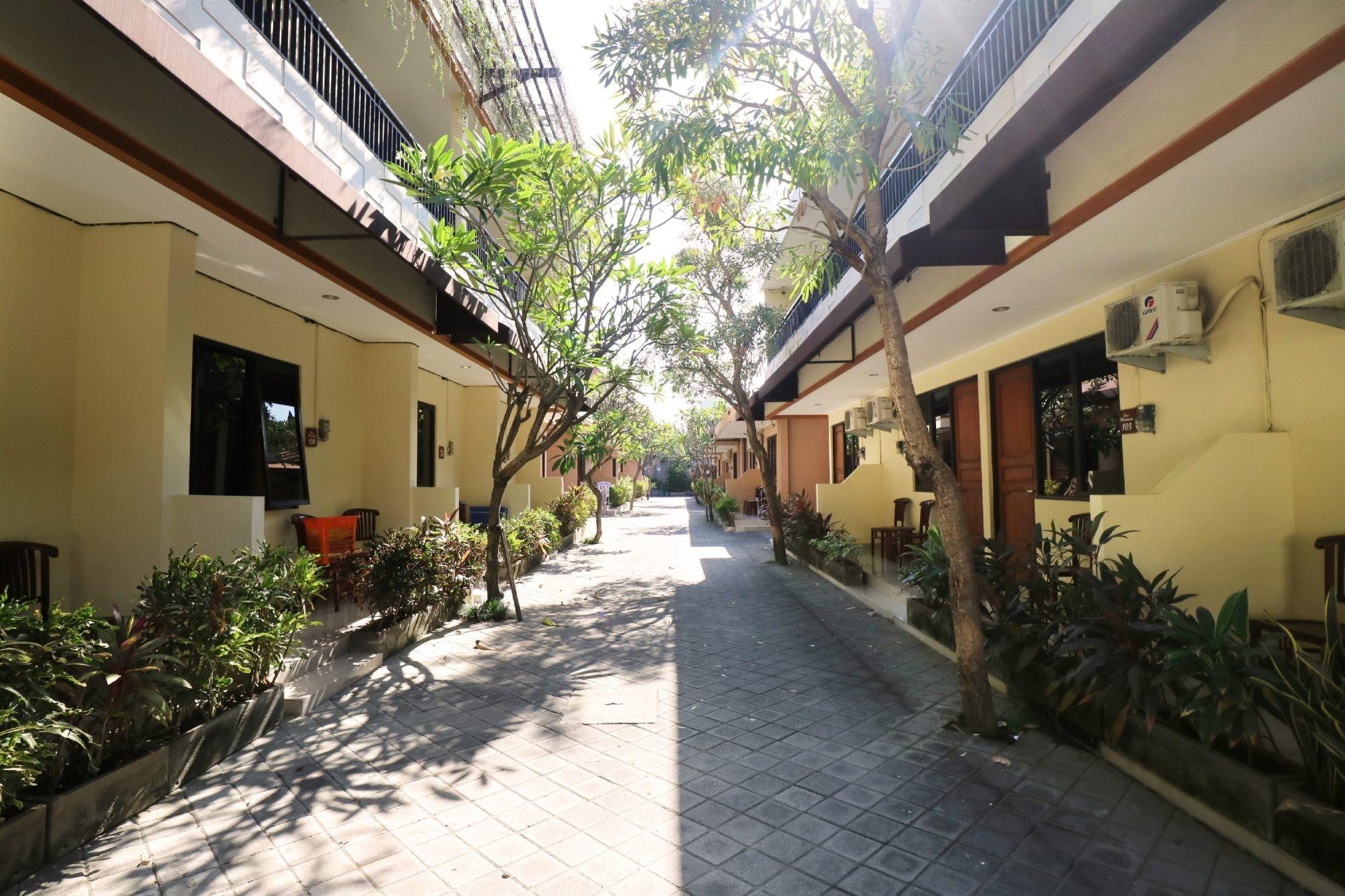 Dee Mansion Hotel Denpasar Eksteriør billede