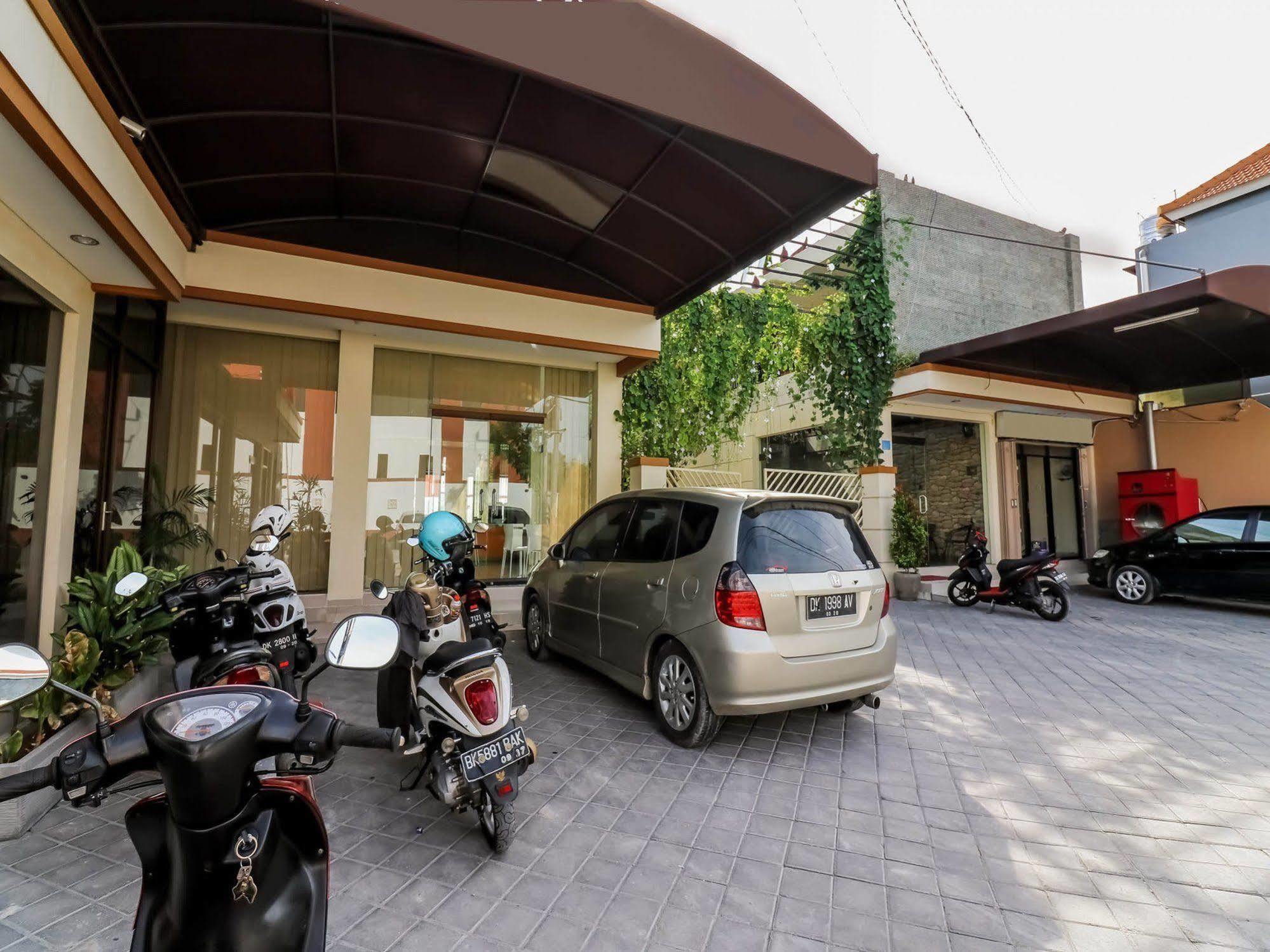 Dee Mansion Hotel Denpasar Eksteriør billede
